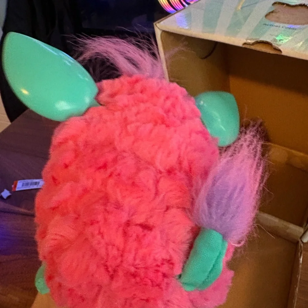 Hasbro Furby Red and Blue Interactive Toy - Picture 8 of 11